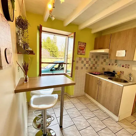 Le Clocher, Studio duplex avec clim *