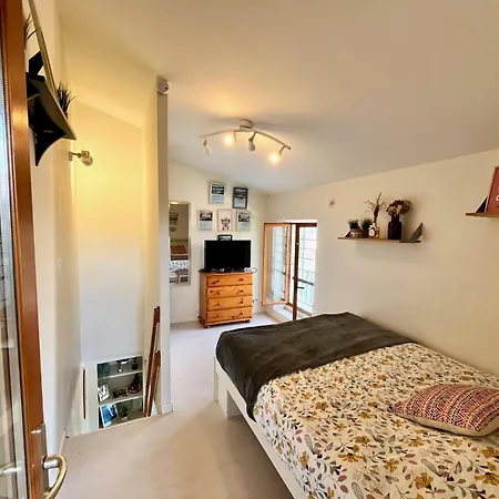 Le Clocher, Studio duplex avec clim Renage